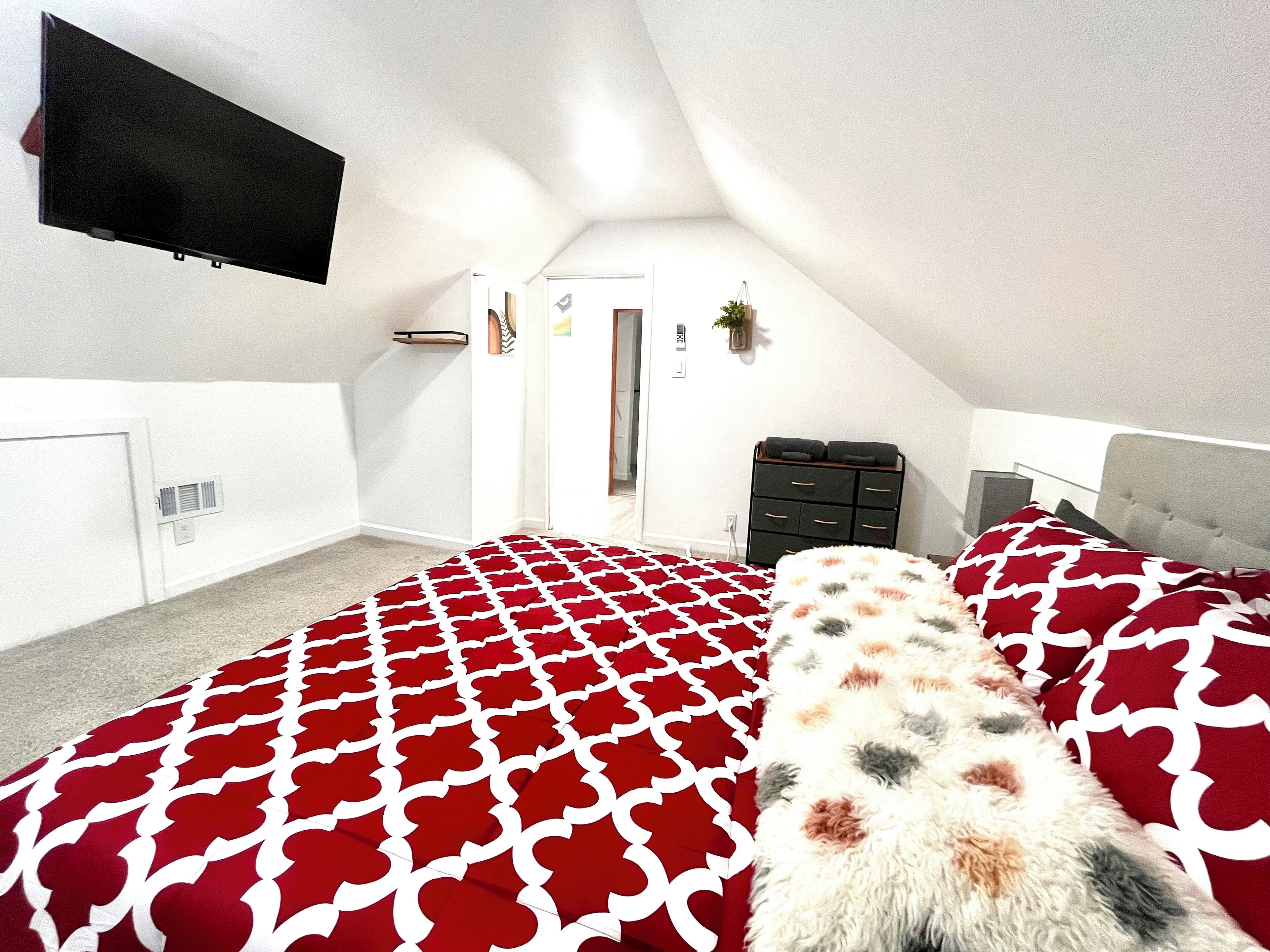 3 bedrooms, desk, iron/ironing board, free WiFi