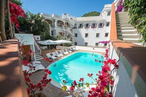 Pool - Casa Alloro D: A welcoming apartment located in the center of Minori and a few meters from the sea. (Minori)