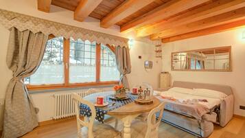 Family Studio (Cozy Nest In Bardonecchia) | Dining