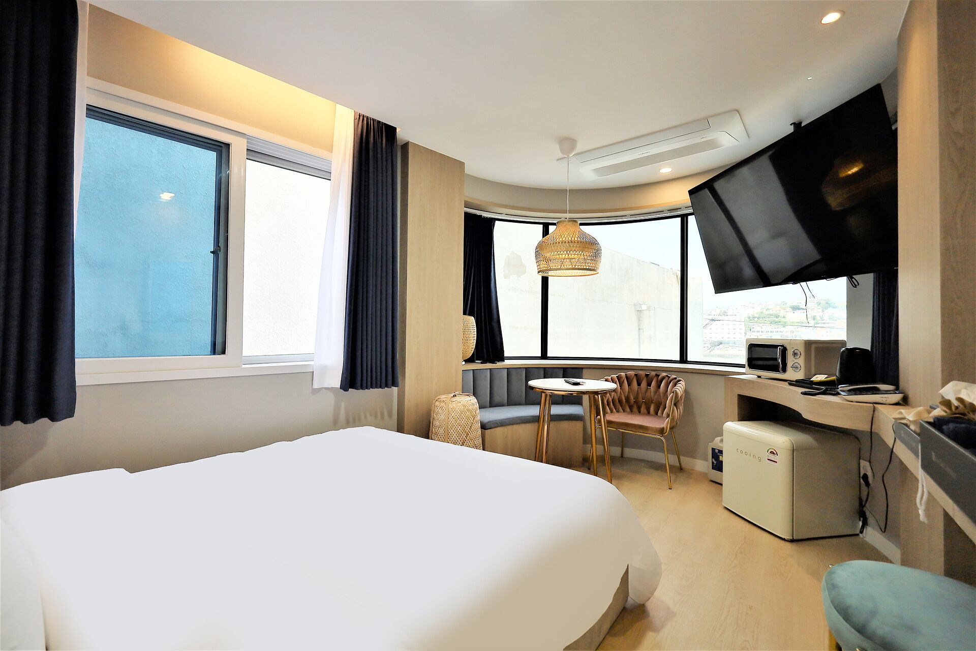 Deluxe Room, Ocean View | Premium bedding, blackout drapes, free WiFi, bed sheets