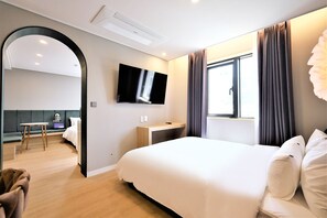 King Suite Room | Individually decorated, individually furnished, desk, free WiFi - DELAMOUR Hotel (Tongyeong)