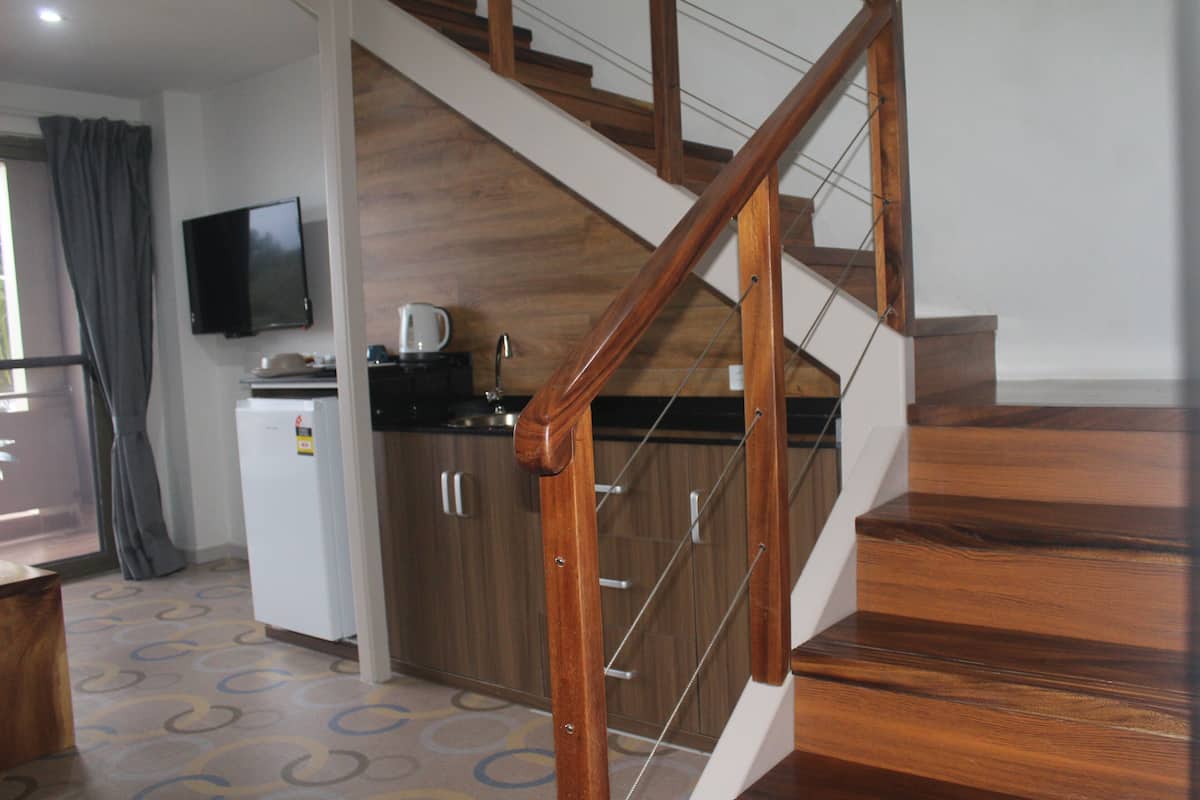 executive loft | living room | 46-inch smart tv with digital channels