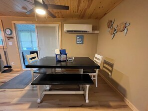 Dining - Welcome to the perfect family weekend retreat! (Beaverton)