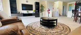 Modern Spacious home in Murrieta near Temecula wineries and Historic Old Town 