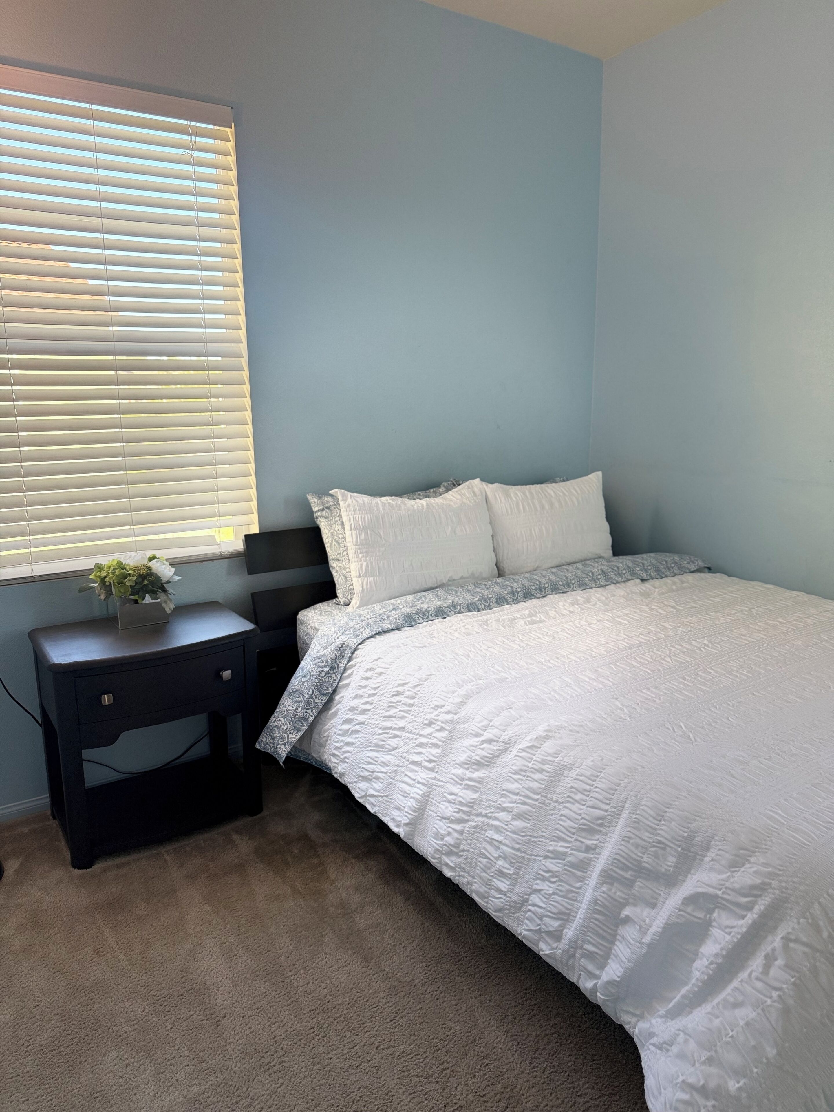 4 habitaciones, tabla de planchar con plancha y wifi gratis 