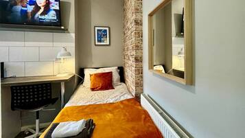 1 bedroom, desk, iron/ironing board, free WiFi