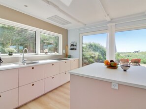 Fridge, dishwasher, cookware/dishes/utensils