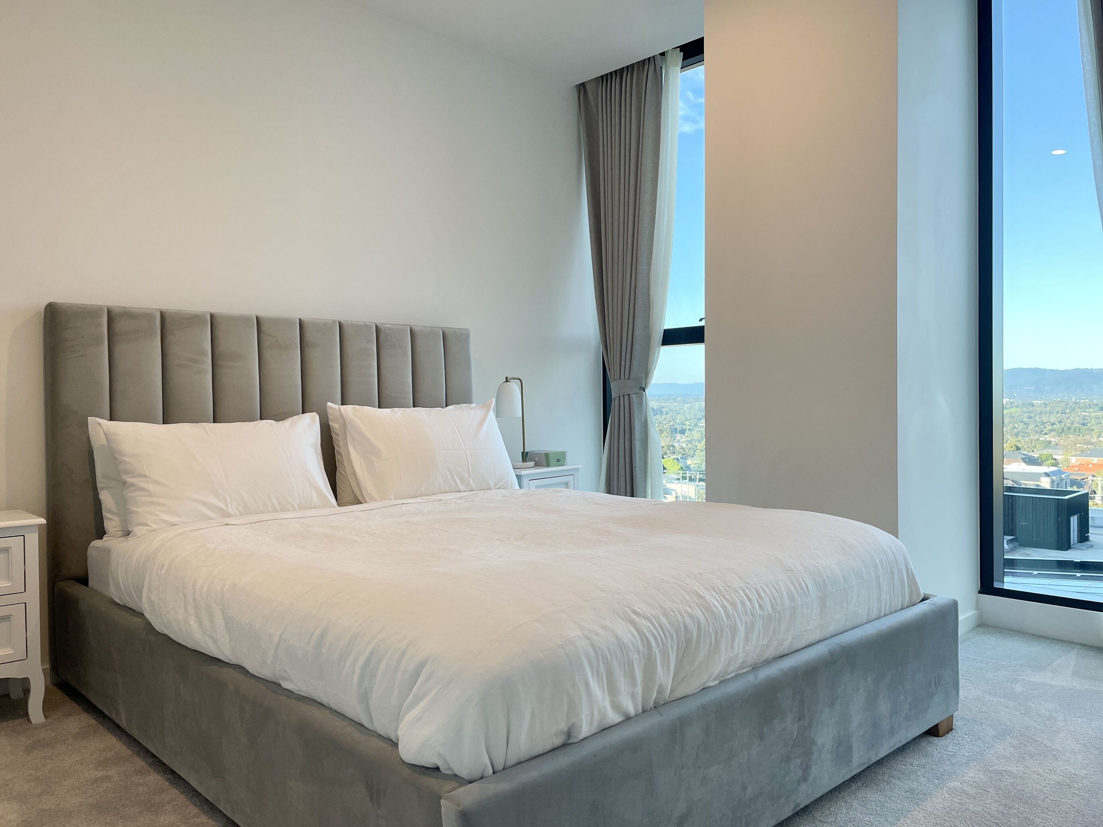 2 slaapkamers, een bureau, een strijkplank/strijkijzer, gratis wifi