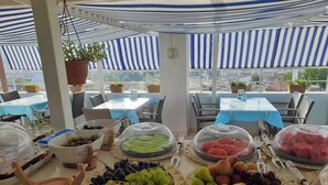 Comfort Triple Room | Terrace/patio