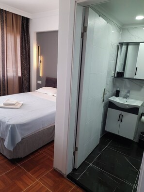 Comfort Double Room, 1 Double Bed | Bathroom