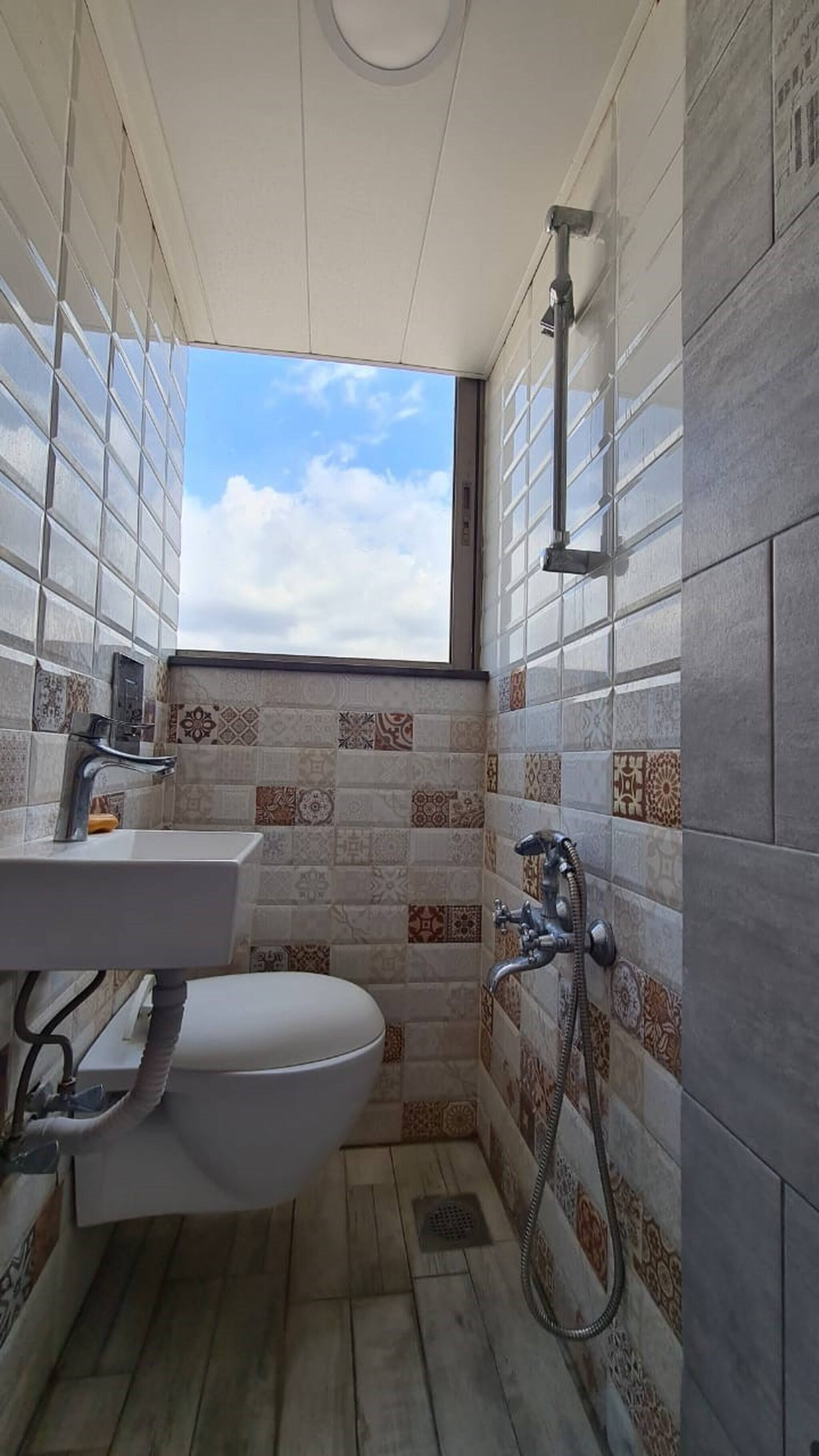 Studio, Smoking, Balcony | Bathroom