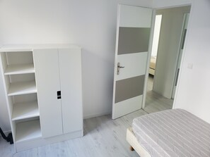 3 bedrooms, WiFi, bed sheets