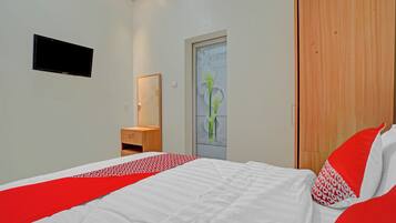 Standard Double Room | Desk, laptop workspace, free WiFi, bed sheets