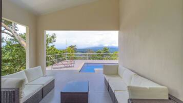 Apartment, 3 Bedrooms | Property grounds