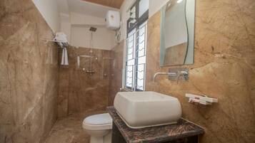 Assecador de cabells, tovalloles, sabó i xampú