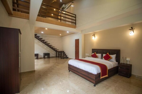 9 bedrooms, iron/ironing board, WiFi, bed sheets