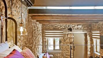 Deluxe Studio | 1 bedroom, hypo-allergenic bedding, Select Comfort beds