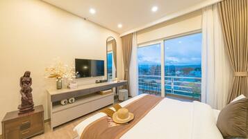 7 bedrooms, iron/ironing board, WiFi, bed sheets