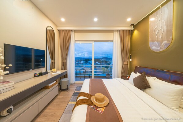 7 bedrooms, iron/ironing board, WiFi, bed sheets