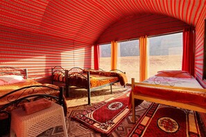 Individually decorated, individually furnished, bed sheets - Welcome to Wadi Rum (Wadi Rum)