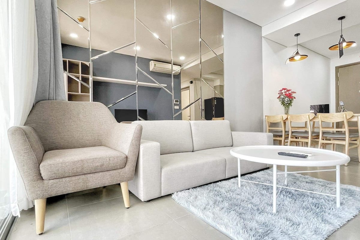 Appartement Panoramique | Coin séjour | TV connectée de 55 pouces avec chaînes numériques