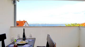Apartment, 2 Bedrooms, Smoking, Balcony | Outdoor dining