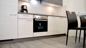 Apartment, 2 Bedrooms, Smoking, Balcony | Private kitchen
