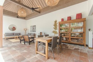 تناول الطعام