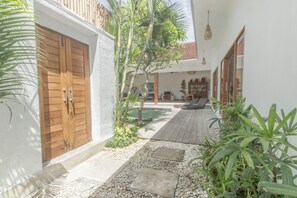 Terrace/patio - Stylish 2bedrooms, 700m from beach big parking (badung)