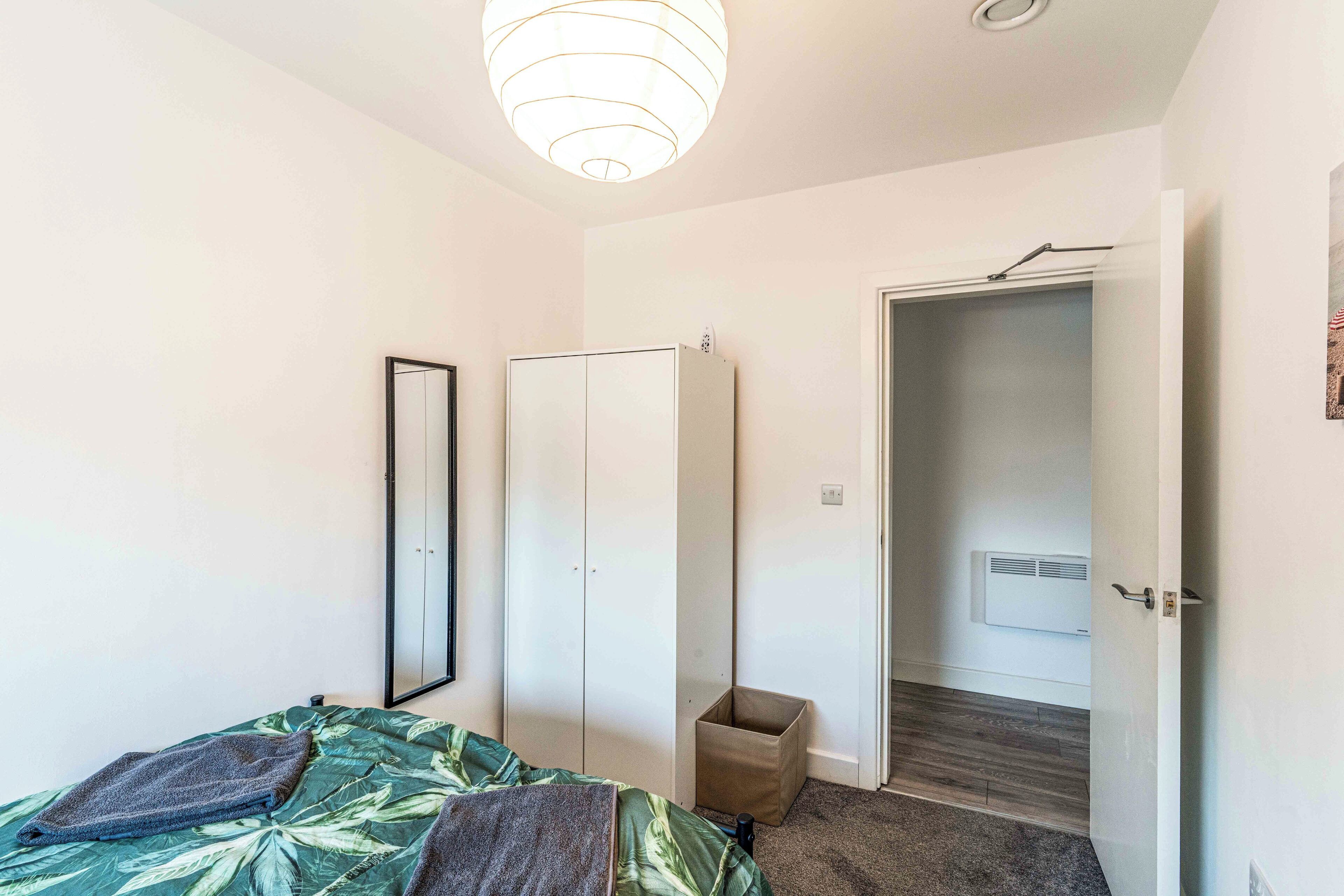 1 chambre, fer et planche à repasser, Wi-Fi gratuit, draps fournis