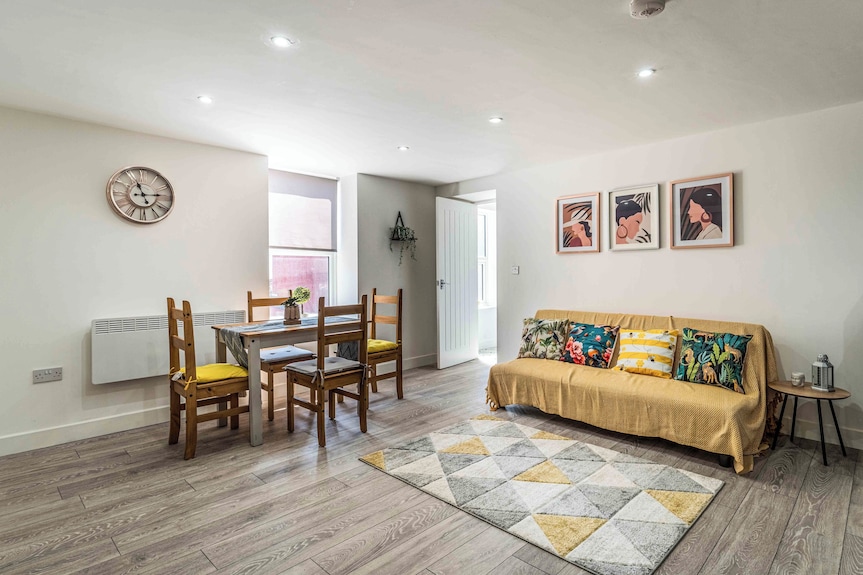 Fab Apartment Sleeps 6 - Liverpool
