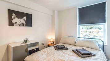 2 bedrooms, iron/ironing board, WiFi, bed sheets