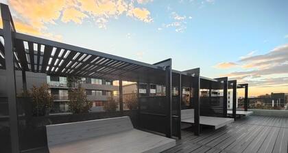 Modern 1-bedroom Unit in Dicksonnear Shops