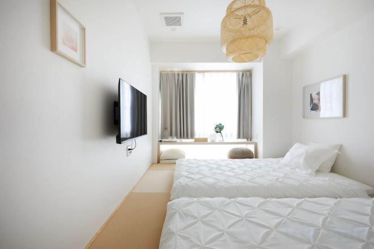 1 Schlafzimmer, Daunenbettdecken, Schreibtisch, schallisolierte Zimmer