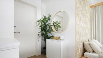 301 | 1 bedroom, down comforters, individually decorated