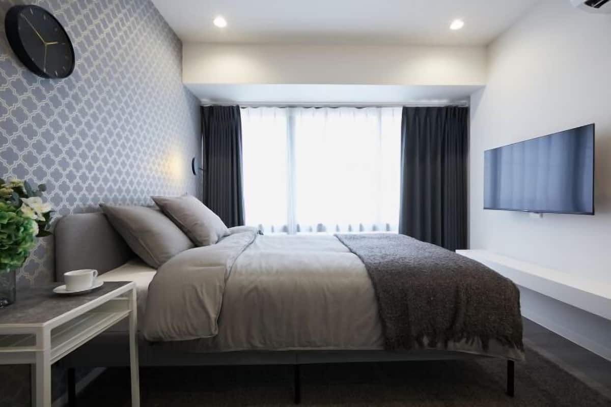 1 bedroom, down duvets, individually decorated, individually furnished