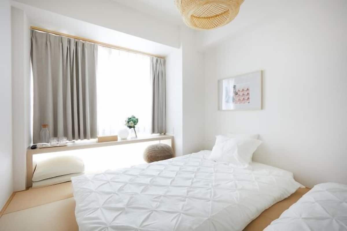 1 bedroom, down duvets, individually decorated, individually furnished