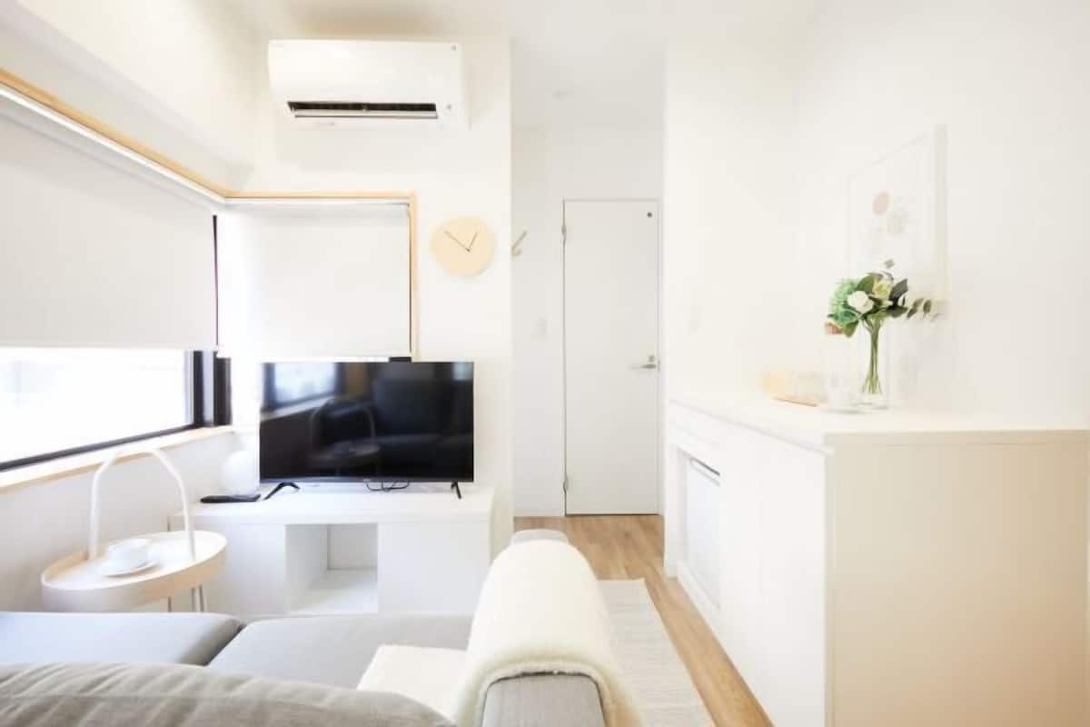 1 bedroom, down duvets, individually decorated, individually furnished