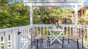 Property grounds - Wreck Beach Retreat - 3 Flannel Flower Fairway - close to the waters edge (Shoal Bay)