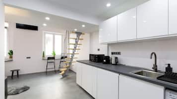 Fridge, microwave, oven, dishwasher