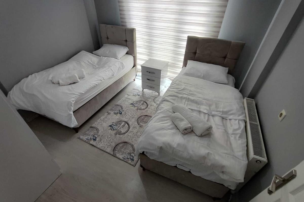Suite Royal | 1 dormitorio, mobiliario individual, escritorio