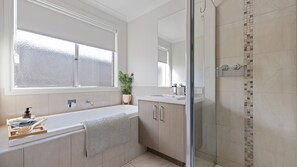 Badewanne, Haartrockner