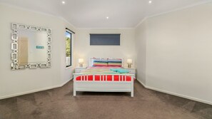 3 Schlafzimmer, Bügeleisen/Bügelbrett, Reisekinderbett, Internetzugang