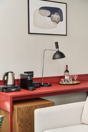 Microwave, coffee/tea maker - Railway Residences Aparthotel by Renters (Wroclaw)