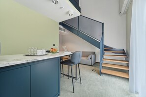Living room - Railway Residences Aparthotel by Renters (Wroclaw)