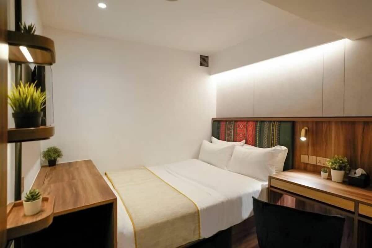 Minibar, bureau, Wi-Fi gratuit, draps fournis