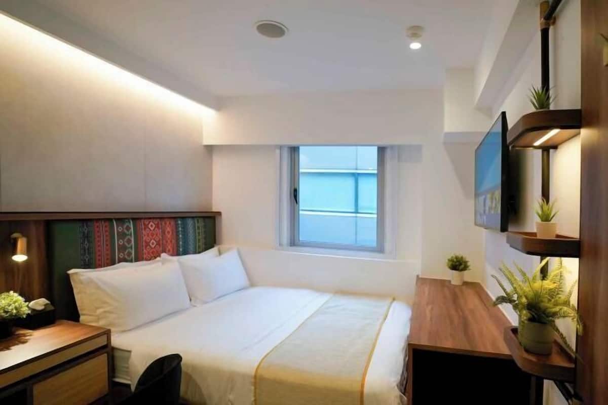 Minibar, bureau, Wi-Fi gratuit, draps fournis