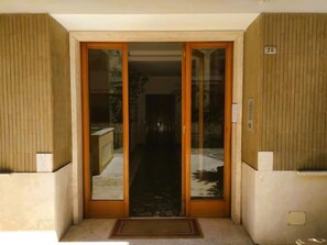 Exterior detail - Apartment And Garden - Vatican City (Roma)