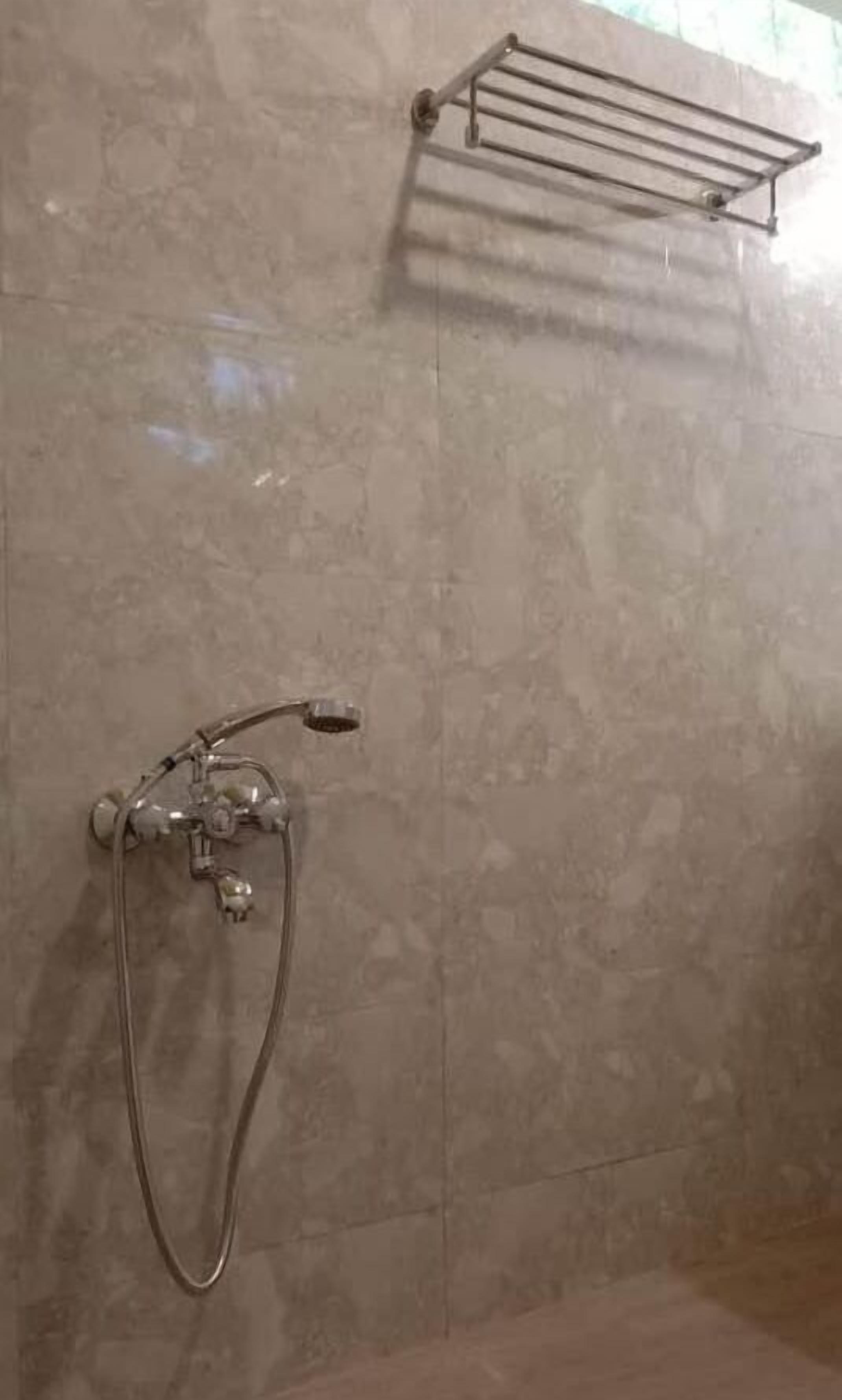 Exclusive Cottage | Bathroom | Free toiletries, bathrobes