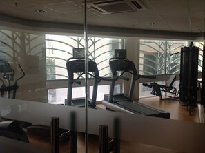Fitness facility - 2 Bdrm Condo in Cebu - Opposite Ayala (Cebu City)